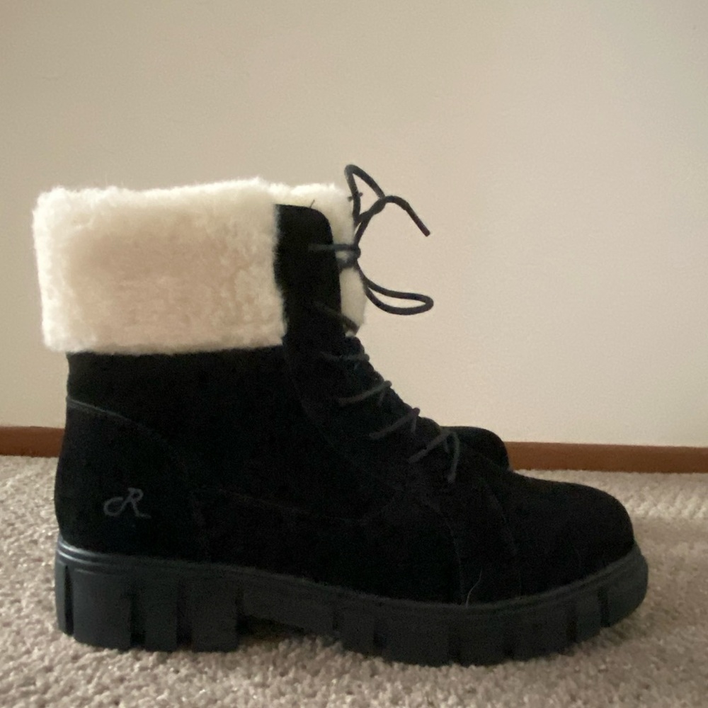 RELIGIOUS COMFORT - Faux Fur Trim Boots